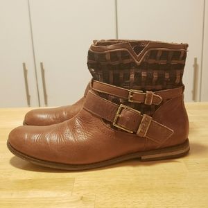 Brown leather The Sak booties
